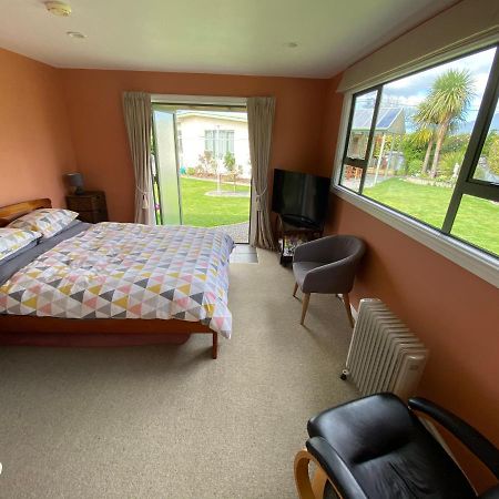 Cosy, Central Greytown Sleepout エクステリア 写真