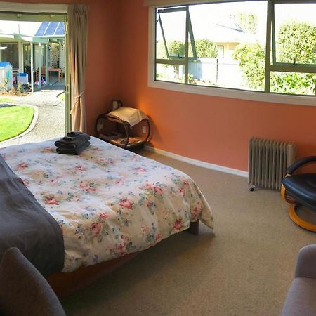 Cosy, Central Greytown Sleepout エクステリア 写真