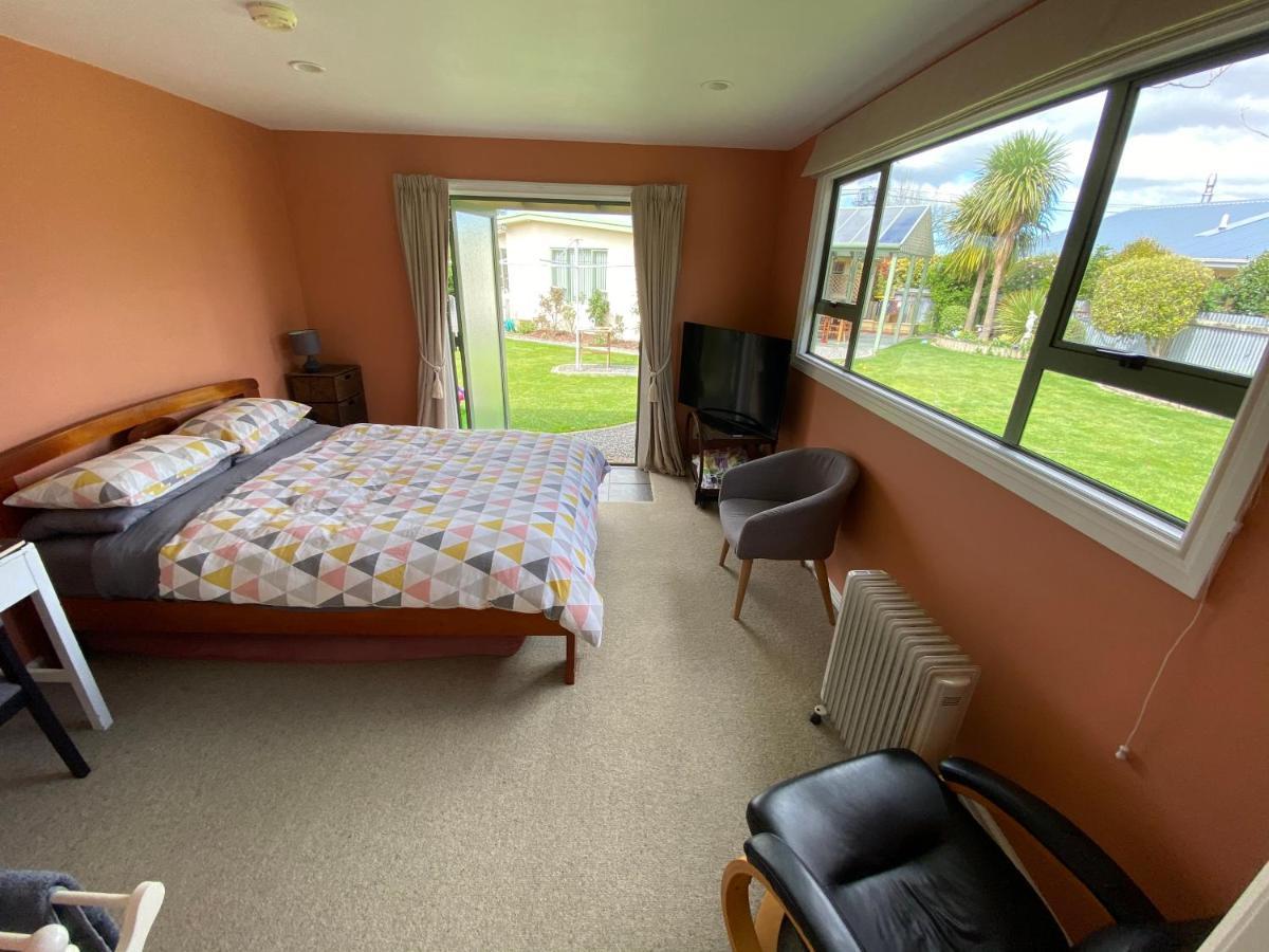 Cosy, Central Greytown Sleepout エクステリア 写真