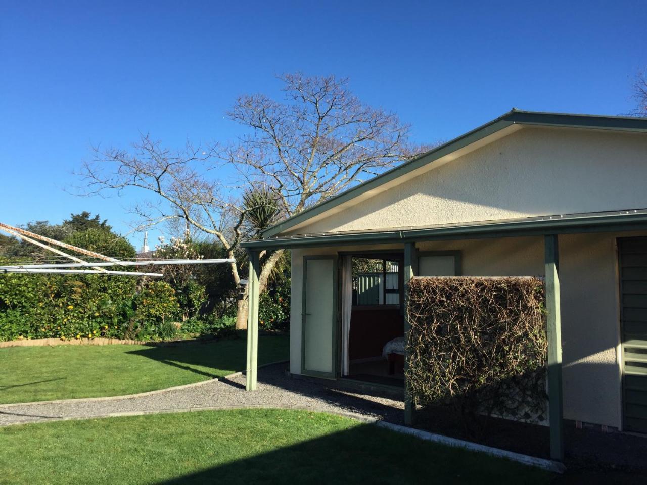 Cosy, Central Greytown Sleepout エクステリア 写真